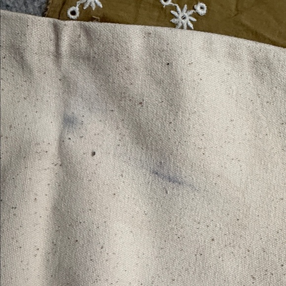 Madewell Olive Floral Bandana with a ‘Bien Fait’ Canvas tote - Picture 5 of 6